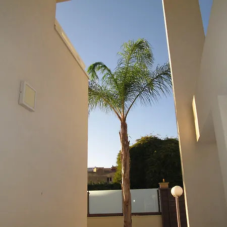 לינה וארוחת בוקר Elisir 4*