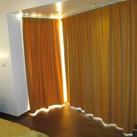 Alojamento de Acomodação e Pequeno-almoço Elisir 4*